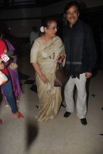Shatraughan Sinha, Poonam Sinha at Poonam Dhillon_s play U Turn in Bandra, Mumbai on 26th Aug 2012 (54).JPG